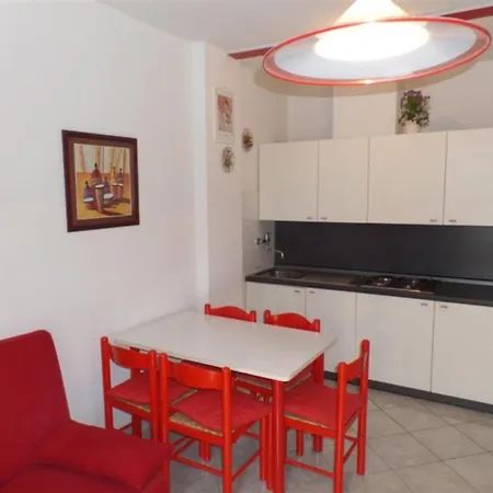 Cozy Flat Just 100 M From The Golden * Bibione