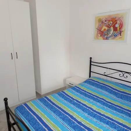 Cozy Flat Just 100 M From The Golden *